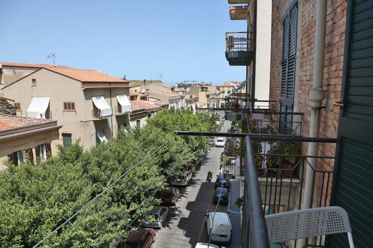 Sunny Flat - Self Apartments Cefalu Exterior photo